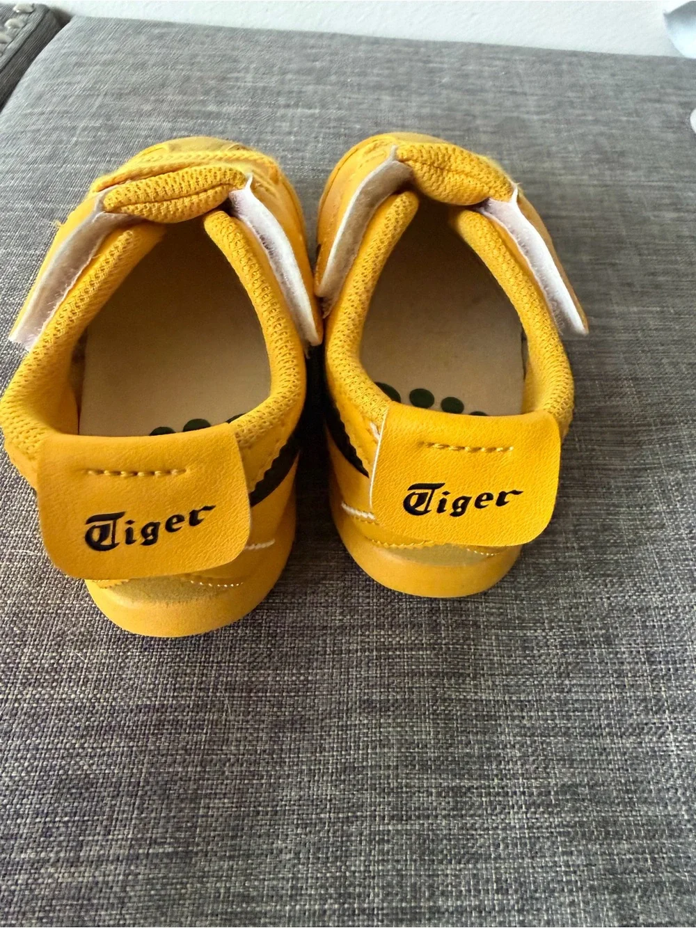 Onitsuka Tiger by Asics Kids Yellow Hook-and-Loop Sneakers size 7